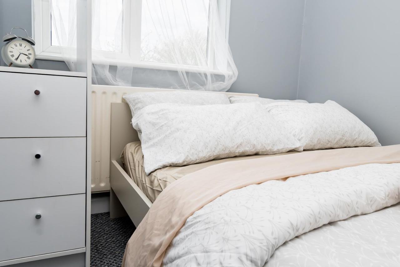 Shirley House 2, Self Catering Guest House, Self Check In, Smart Locks, 10 Min Walk To Southampton General, Aspire And Princess Anne Hospitals, Access To Fully Equipped Kitchen, Excellent Transport Links, Ideal For Longer Stays And Hospital Shifts Экстерьер фото