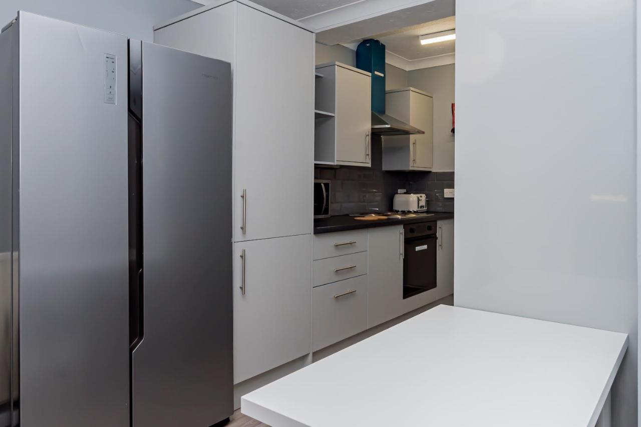 Shirley House 2, Self Catering Guest House, Self Check In, Smart Locks, 10 Min Walk To Southampton General, Aspire And Princess Anne Hospitals, Access To Fully Equipped Kitchen, Excellent Transport Links, Ideal For Longer Stays And Hospital Shifts Экстерьер фото