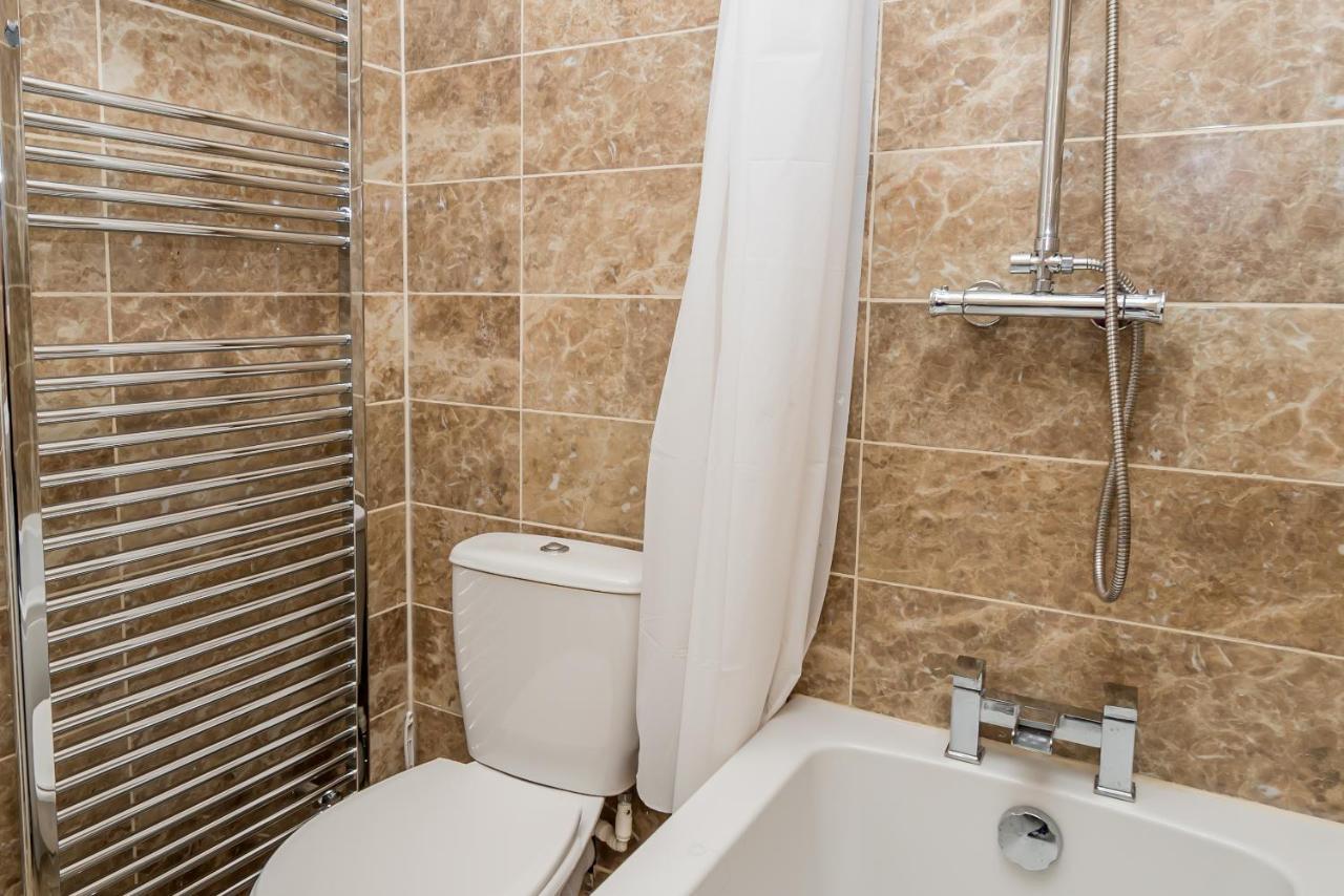 Shirley House 2, Self Catering Guest House, Self Check In, Smart Locks, 10 Min Walk To Southampton General, Aspire And Princess Anne Hospitals, Access To Fully Equipped Kitchen, Excellent Transport Links, Ideal For Longer Stays And Hospital Shifts Экстерьер фото