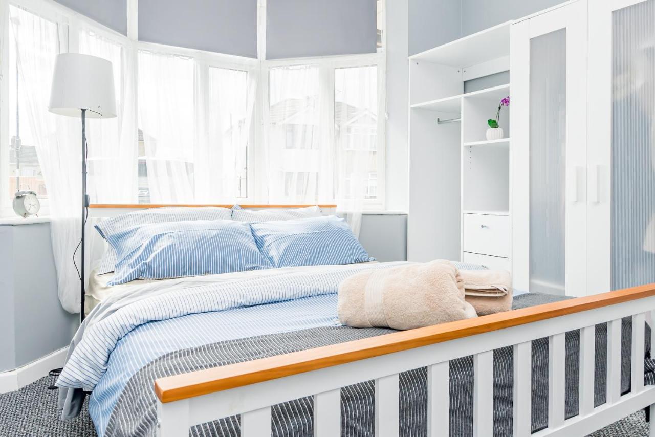 Shirley House 2, Self Catering Guest House, Self Check In, Smart Locks, 10 Min Walk To Southampton General, Aspire And Princess Anne Hospitals, Access To Fully Equipped Kitchen, Excellent Transport Links, Ideal For Longer Stays And Hospital Shifts Экстерьер фото