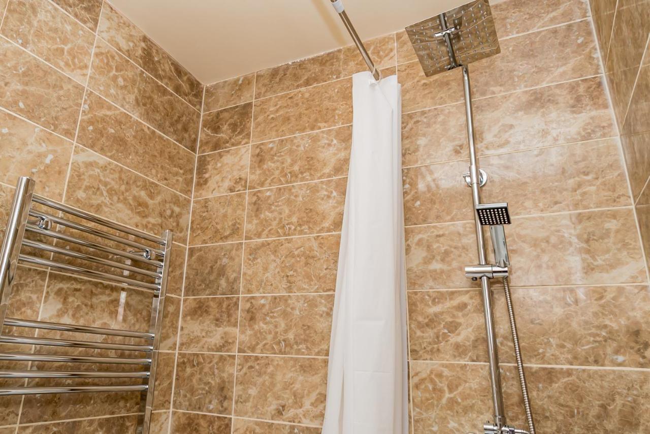 Shirley House 2, Self Catering Guest House, Self Check In, Smart Locks, 10 Min Walk To Southampton General, Aspire And Princess Anne Hospitals, Access To Fully Equipped Kitchen, Excellent Transport Links, Ideal For Longer Stays And Hospital Shifts Экстерьер фото