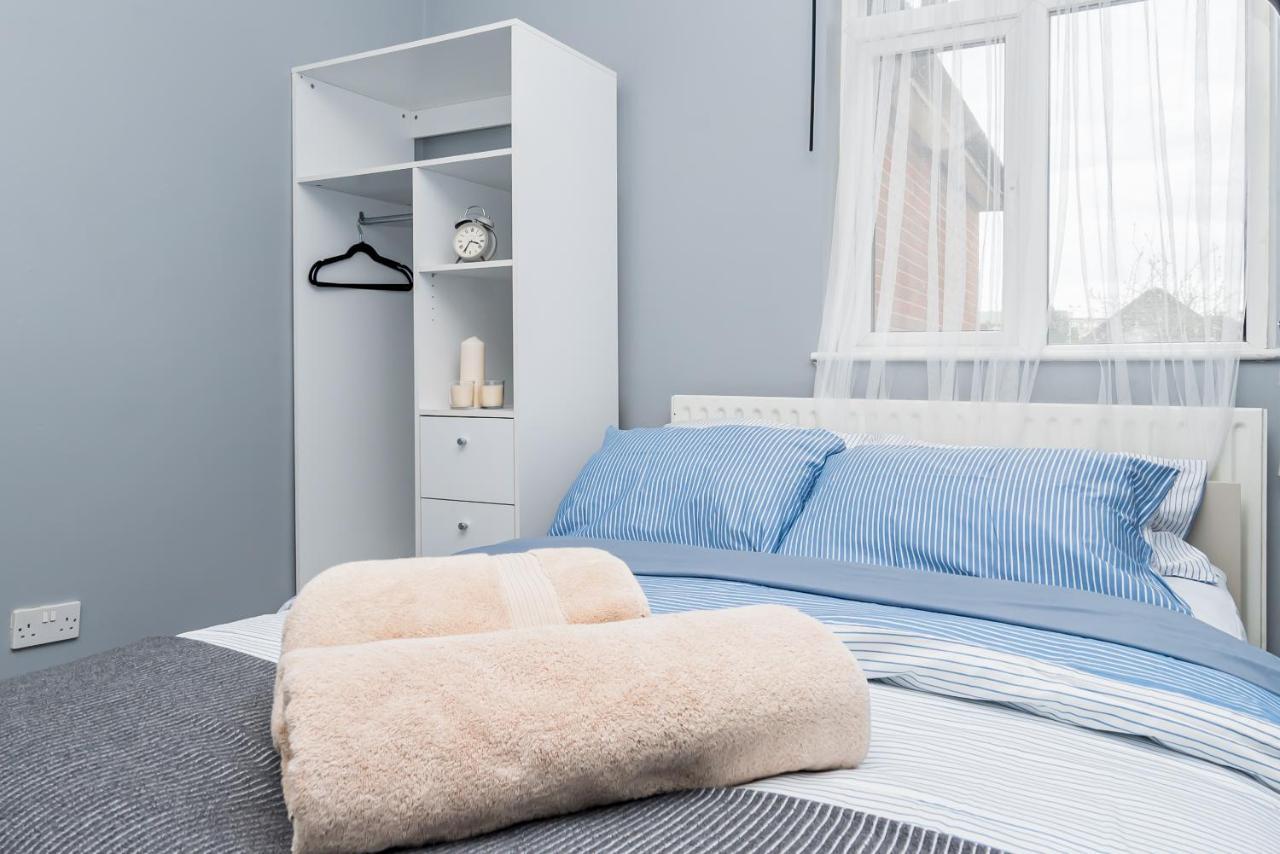 Shirley House 2, Self Catering Guest House, Self Check In, Smart Locks, 10 Min Walk To Southampton General, Aspire And Princess Anne Hospitals, Access To Fully Equipped Kitchen, Excellent Transport Links, Ideal For Longer Stays And Hospital Shifts Экстерьер фото